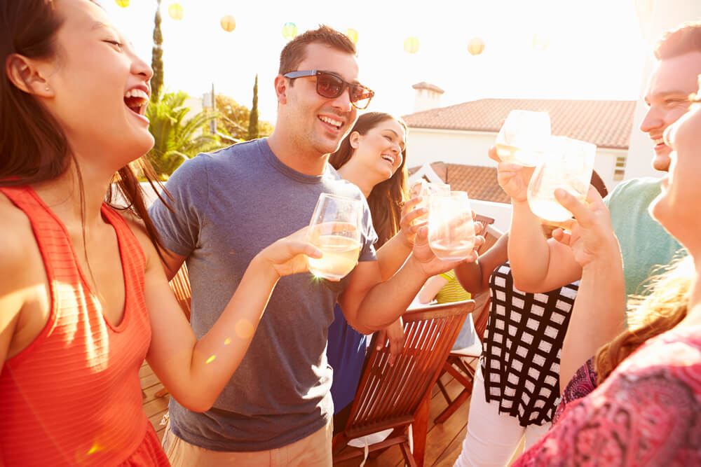 How to throw the perfect summer party: 10 entertaining tips