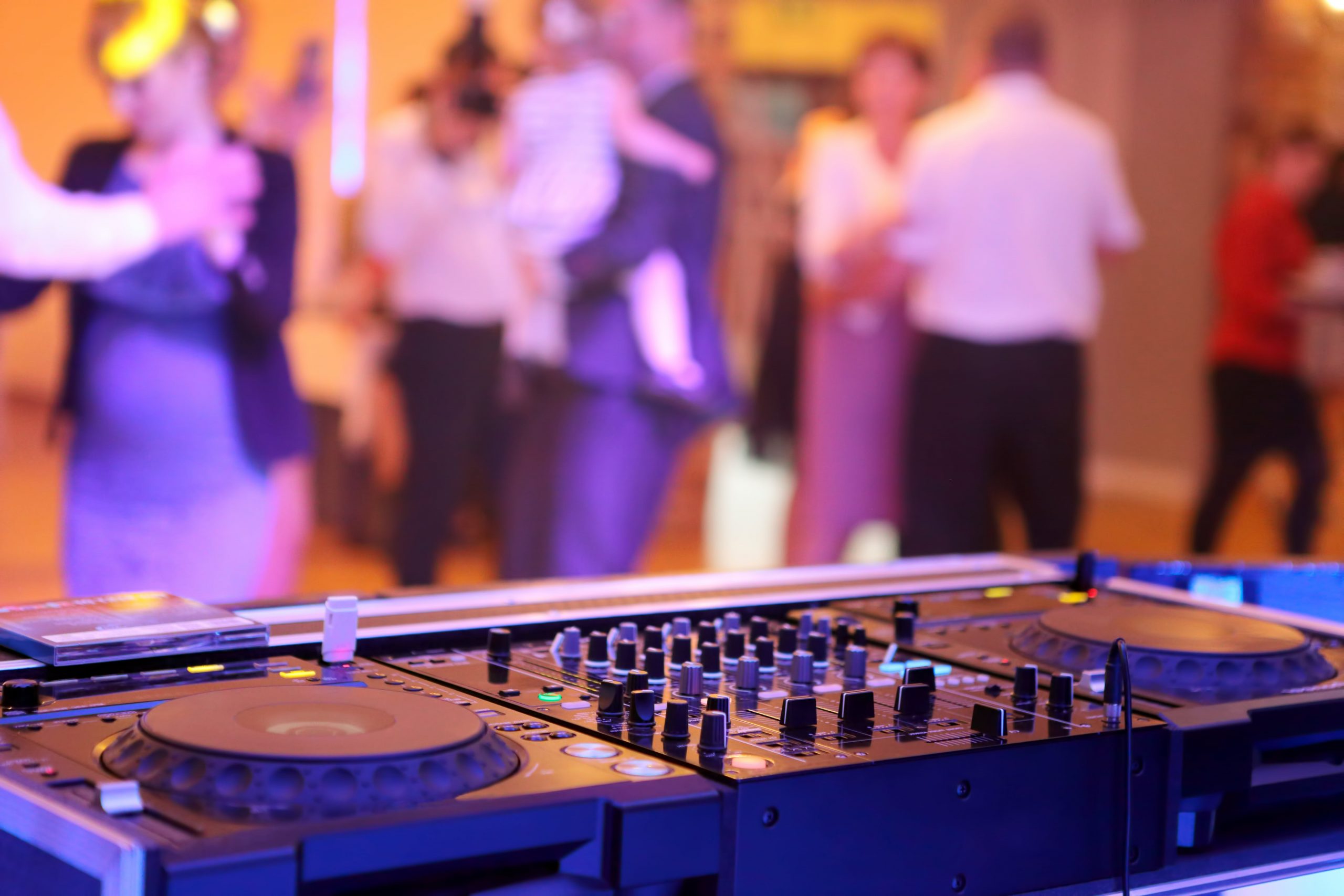 How a DJ Signifies the End of an Event