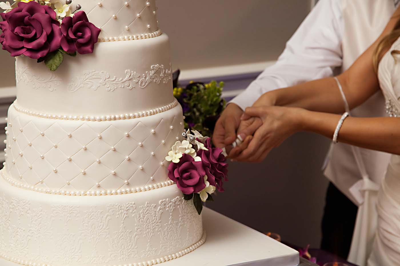 5 Unique Wedding Cake Ideas to Make Your Big Day Pop!